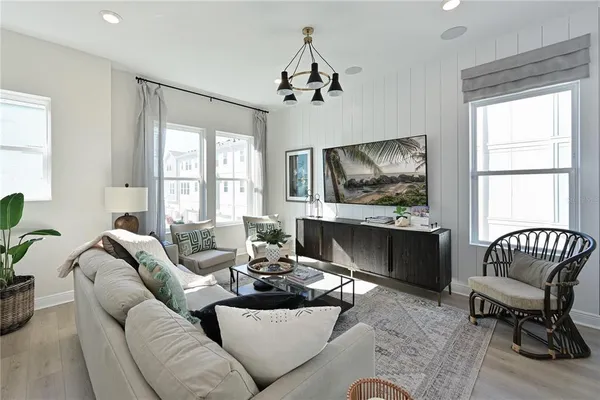 $4,250 | 2451 Mangum Court, Sarasota, FL 34237