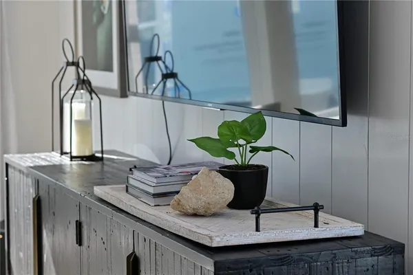 $4,250 | 2451 Mangum Court, Sarasota, FL 34237