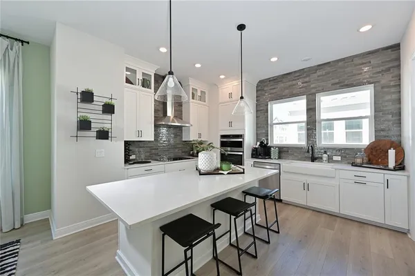 $4,250 | 2451 Mangum Court, Sarasota, FL 34237