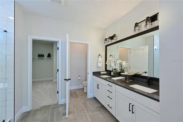 $4,250 | 2451 Mangum Court, Sarasota, FL 34237