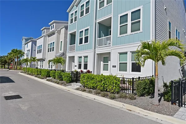 $4,250 | 2451 Mangum Court, Sarasota, FL 34237