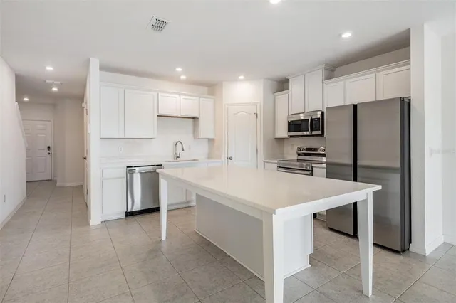 $2,200 | 32096 Pond Apple Bend, San Antonio, FL 33576