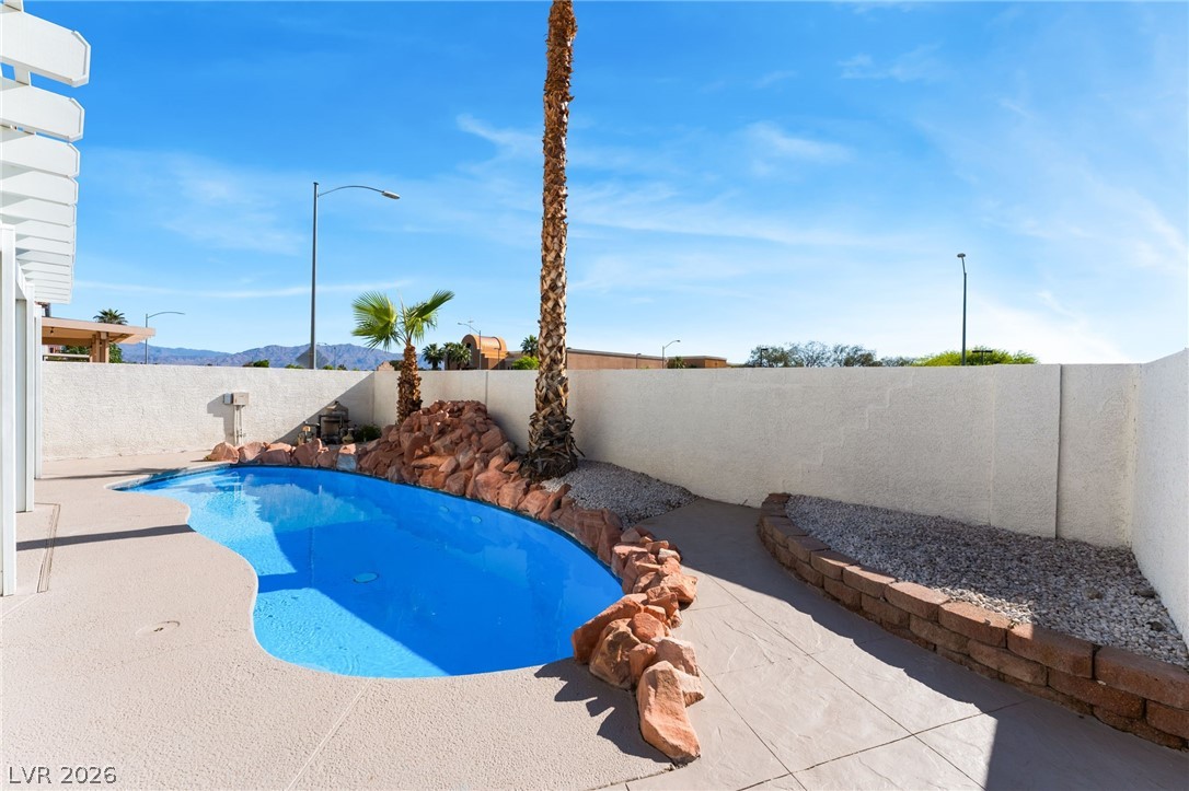 3472 Unique Way Las Vegas, NV 89129 - Photo 29 of 33