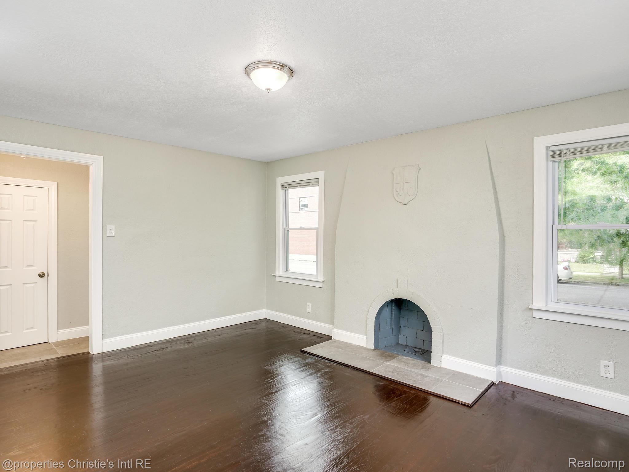 5026 Yorkshire Road Detroit, MI 48224 - Photo 10 of 22 5026 Yorkshire Rd Detroit MI-010-001-5026 Yorkshire Road-MLS_Size.jpg