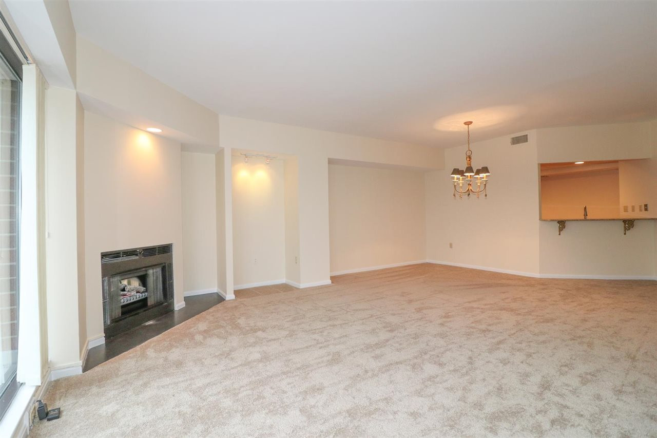 1 Riverside Place, Unit 402 Covington, KY 41011 - Photo 7 of 33 Gallery Image 7