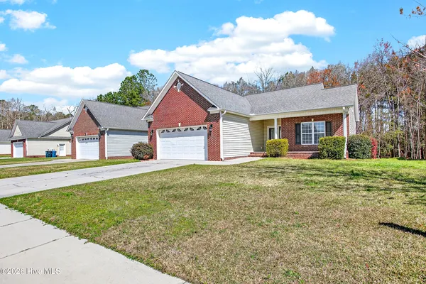 $325,000 | 202 Winterlochen Drive, Jacksonville, NC 28540