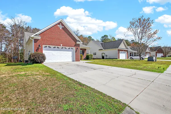 $325,000 | 202 Winterlochen Drive, Jacksonville, NC 28540