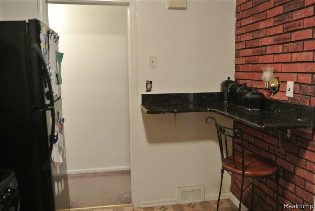 18455 Edinborough Road Detroit, MI 48219 - Photo 5 of 9 DSC_1042.JPG
