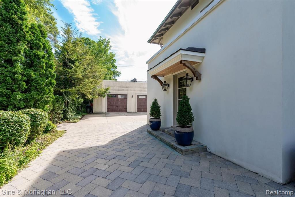 1040 Devonshire Road Grosse Pointe Park, MI 48230 - Photo 77 of 95