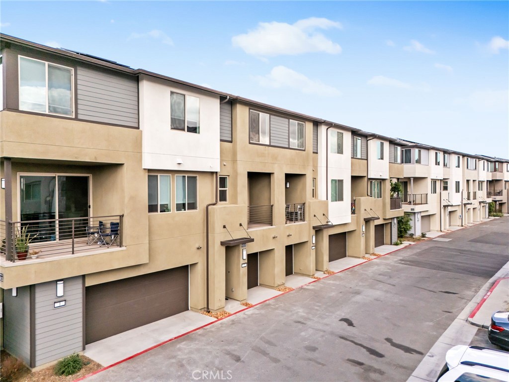 1553 Lima Way, Unit 2 Placentia, CA 92870 - Photo 37 of 48 a front view of building with street