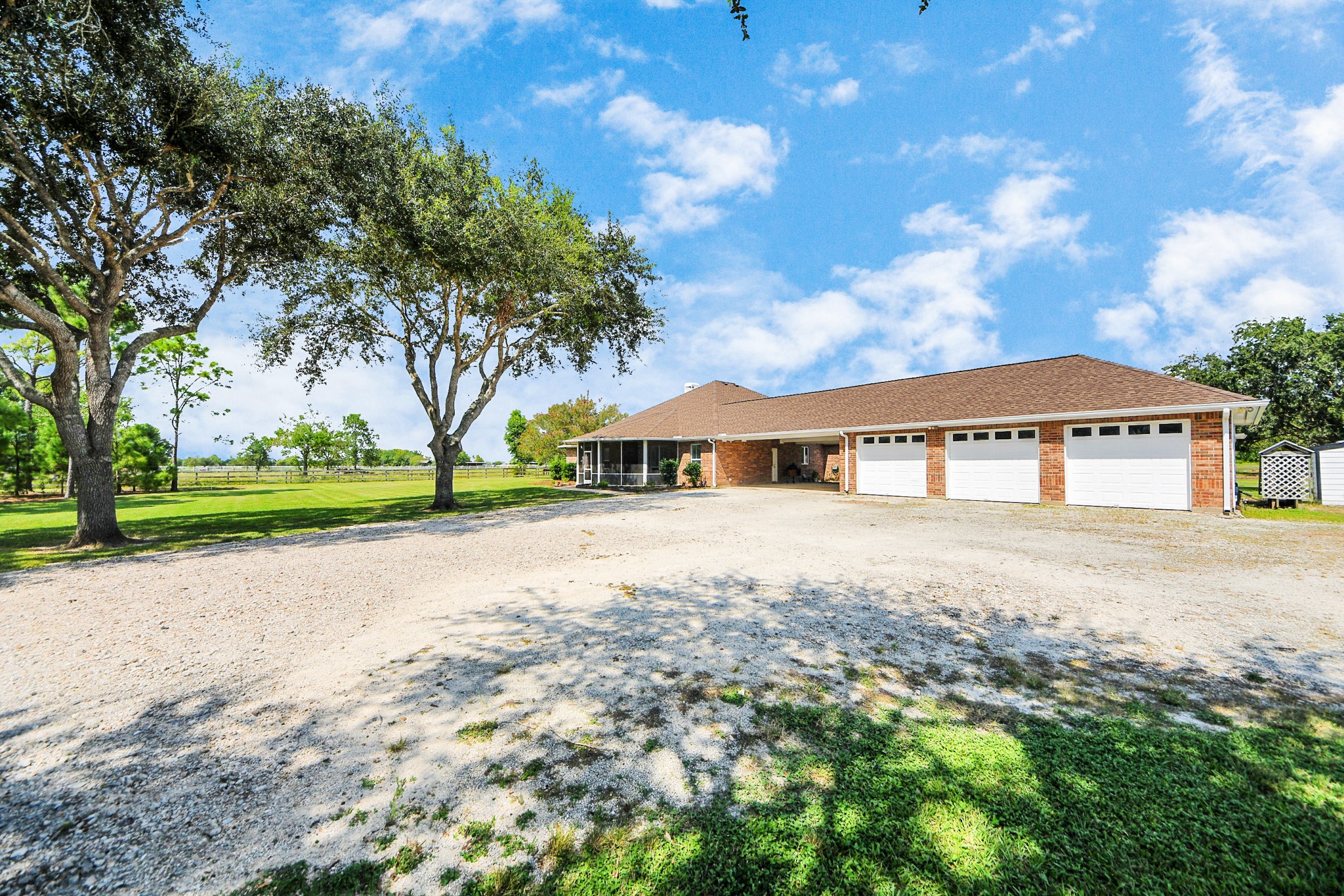 7511 County Road 511 Rosharon, TX 77583 - Photo 5 of 42 3 car side by side garage