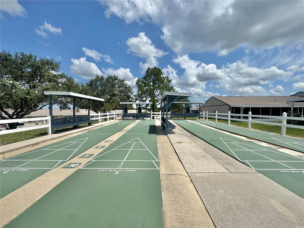 292 Winter Ridge Boulevard, Unit 292 Winter Haven, FL 33881 - Photo 30 of 37 a view of a tennis court