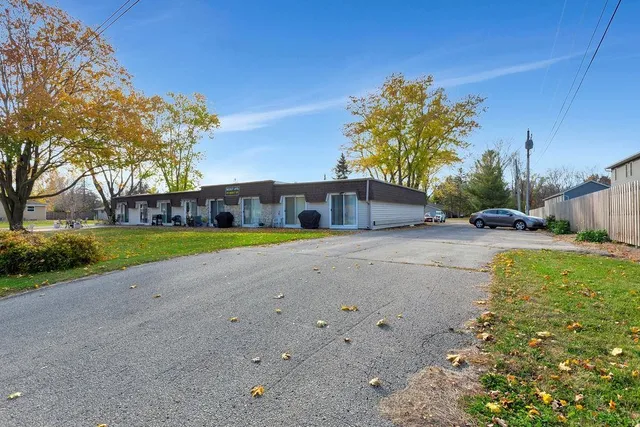 $1,395,000 | 1071 South Nicolet Road, Appleton, WI 54914