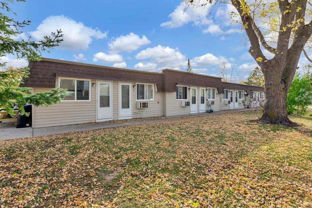 1071 South Nicolet Road Appleton, WI 54914 - Photo 4 of 10