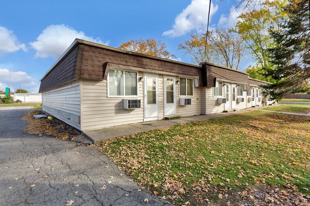 1071 South Nicolet Road Appleton, WI 54914 - Photo 5 of 10