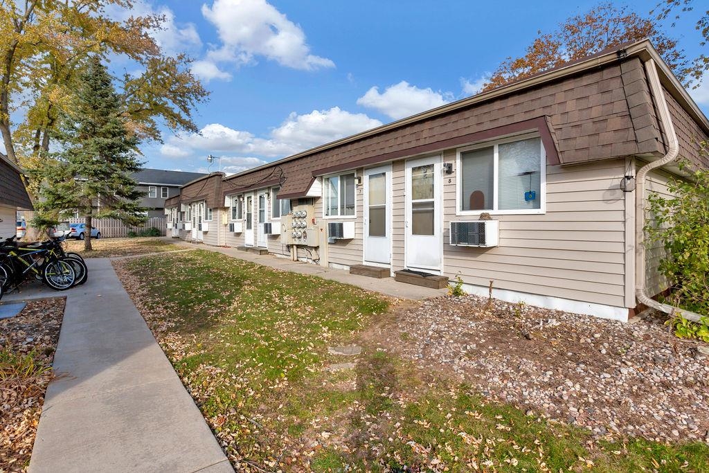 1071 South Nicolet Road Appleton, WI 54914 - Photo 6 of 10