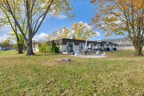$1,395,000 | 1071 South Nicolet Road, Appleton, WI 54914