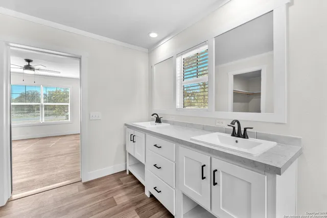 $349,900 | 140 Syrah Street, La Vernia, TX 78121