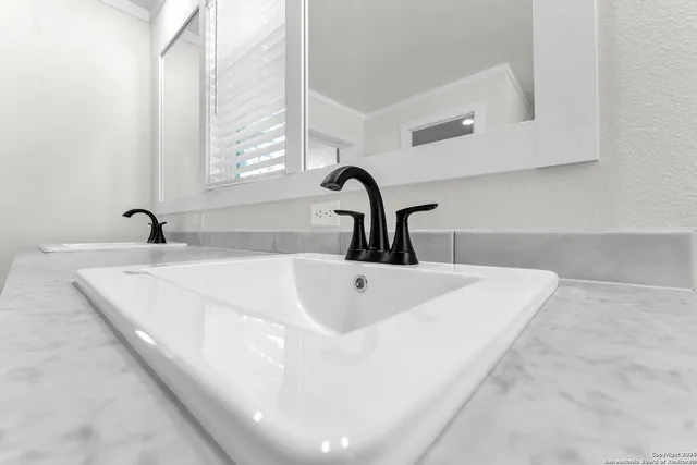 $349,900 | 140 Syrah Street, La Vernia, TX 78121