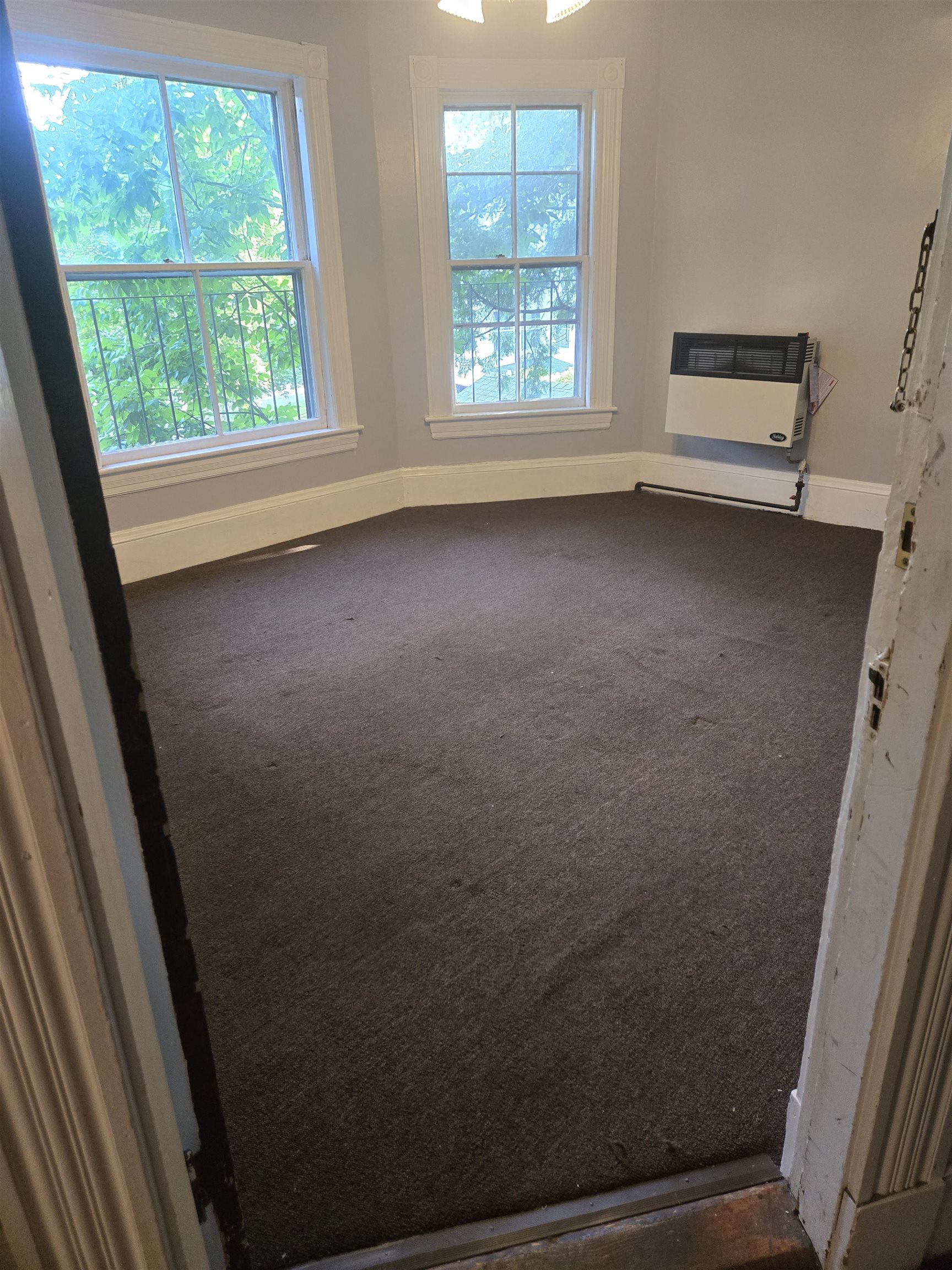 19 Manchester Street, Unit 2 Nashua, NH 03064 - Photo 1 of 5