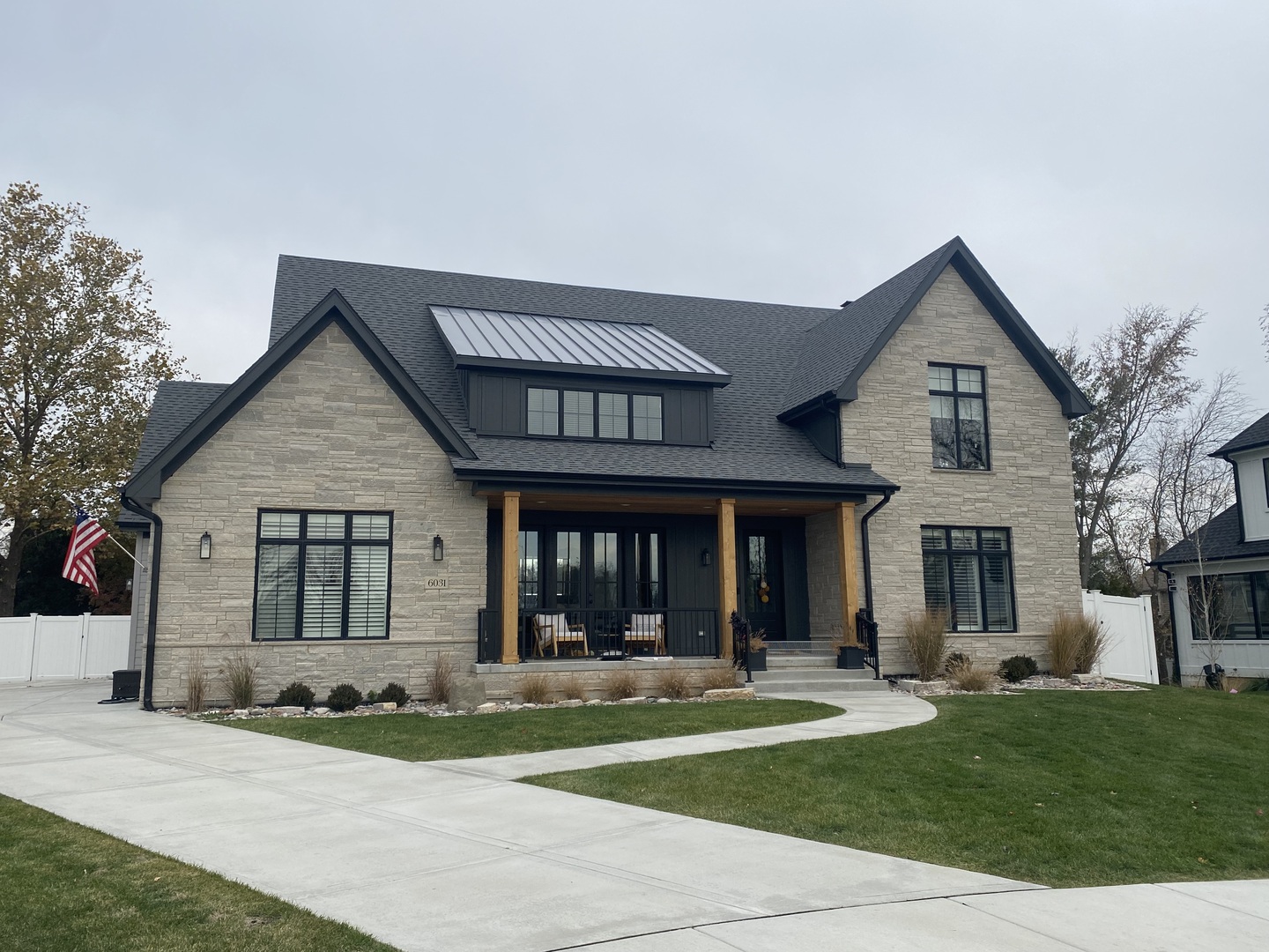 425 40th Street Downers Grove, IL 60515 - Photo 1 of 5 front view of a house with a yard