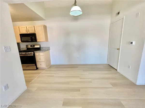 $1,500 | 950 Seven Hills Drive, Unit 1024, Henderson, NV 89052