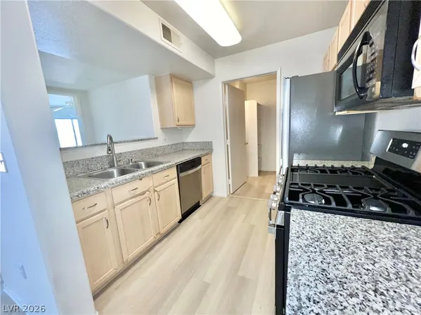 $1,500 | 950 Seven Hills Drive, Unit 1024, Henderson, NV 89052