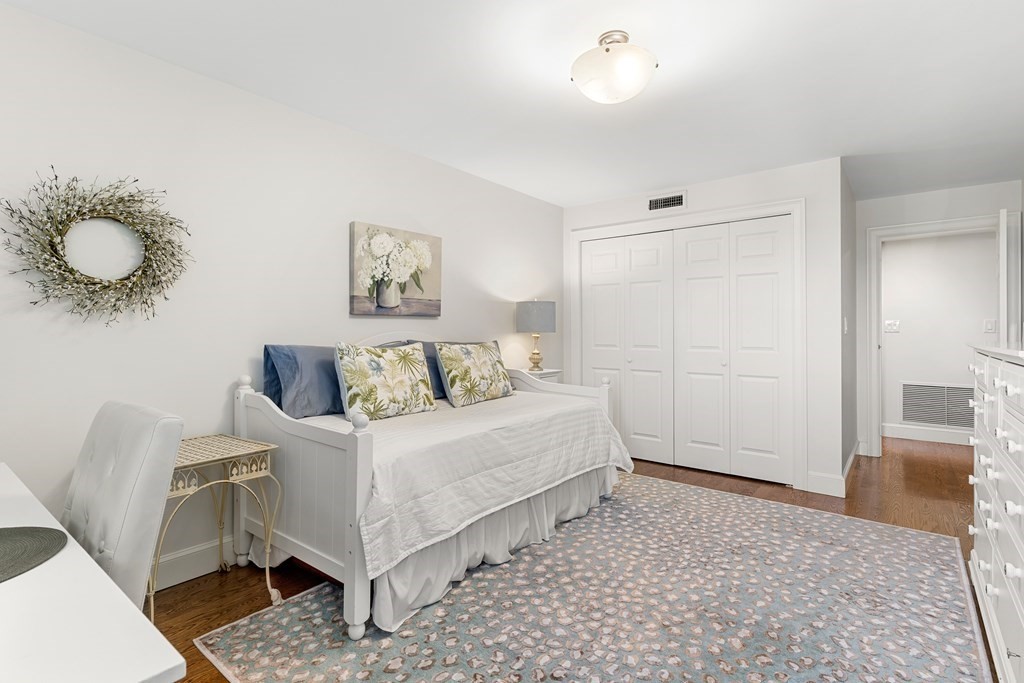 404 Paradise Road, Unit 3A Swampscott, MA 01907 - Photo 18 of 35 Gallery Image 18