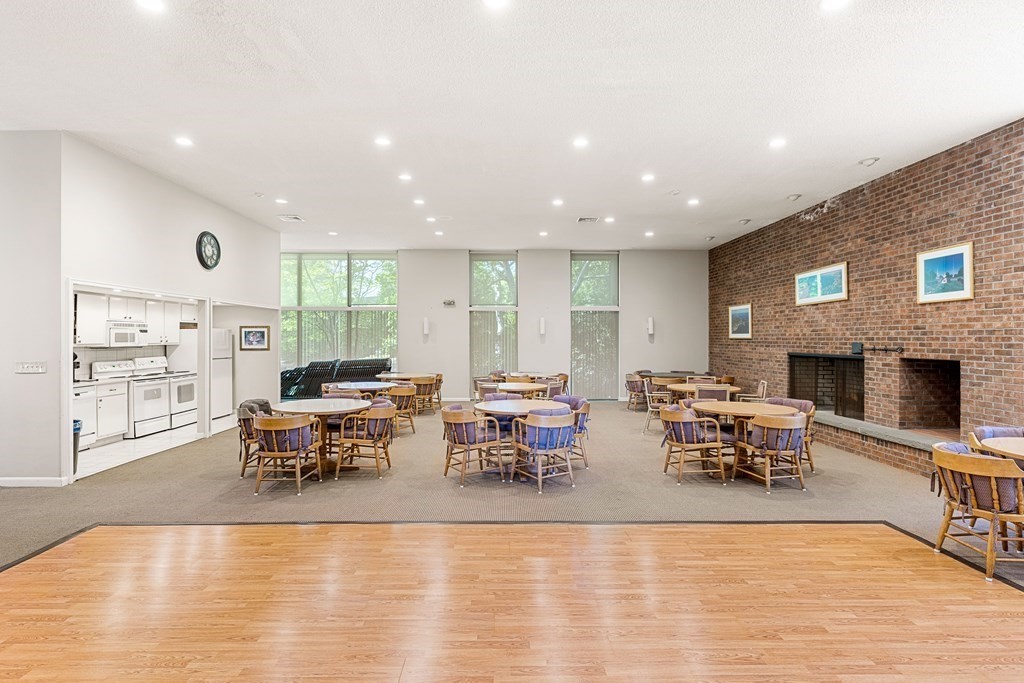 404 Paradise Road, Unit 3A Swampscott, MA 01907 - Photo 28 of 35 Gallery Image 28