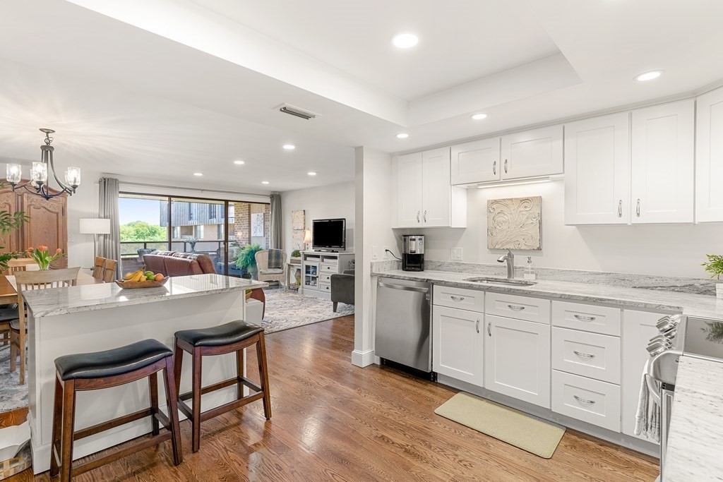 404 Paradise Road, Unit 3A Swampscott, MA 01907 - Photo 9 of 35 Gallery Image 9