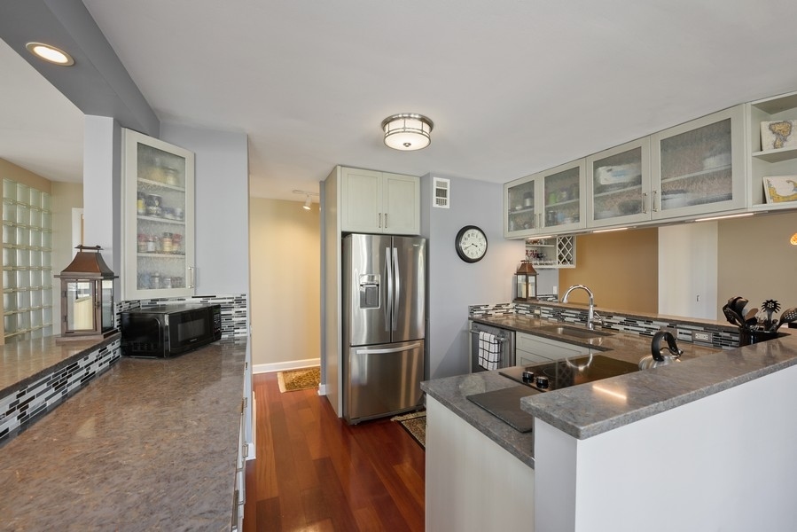 1030 North State Street, Unit 2GH Chicago, IL 60610 - Photo 6 of 15