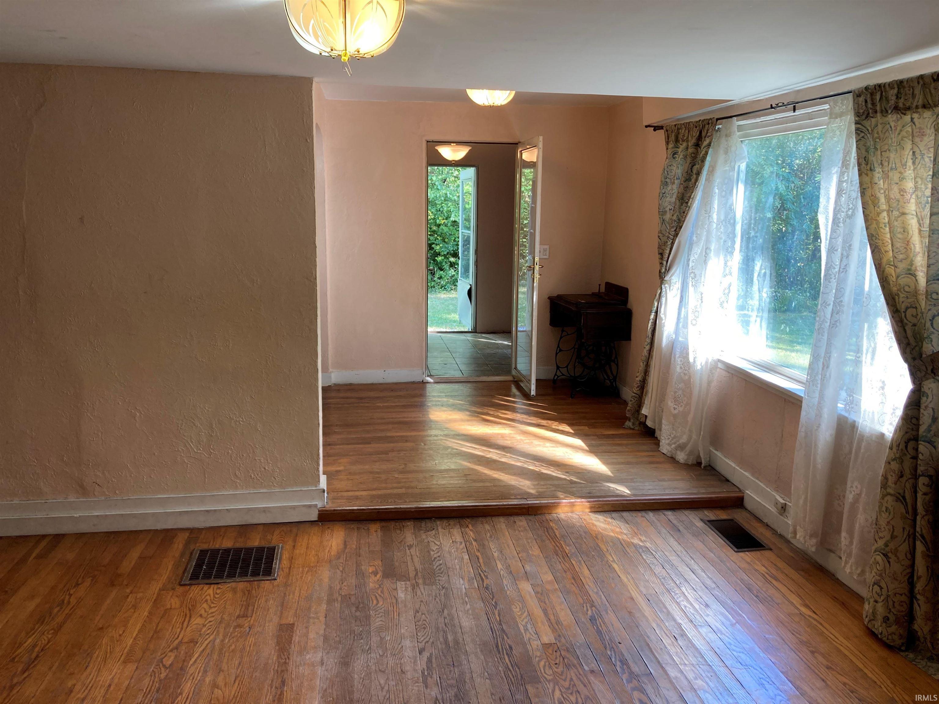 5035 Wabash Road Huntington, IN 46750 - Photo 8 of 11 Gallery Image 8