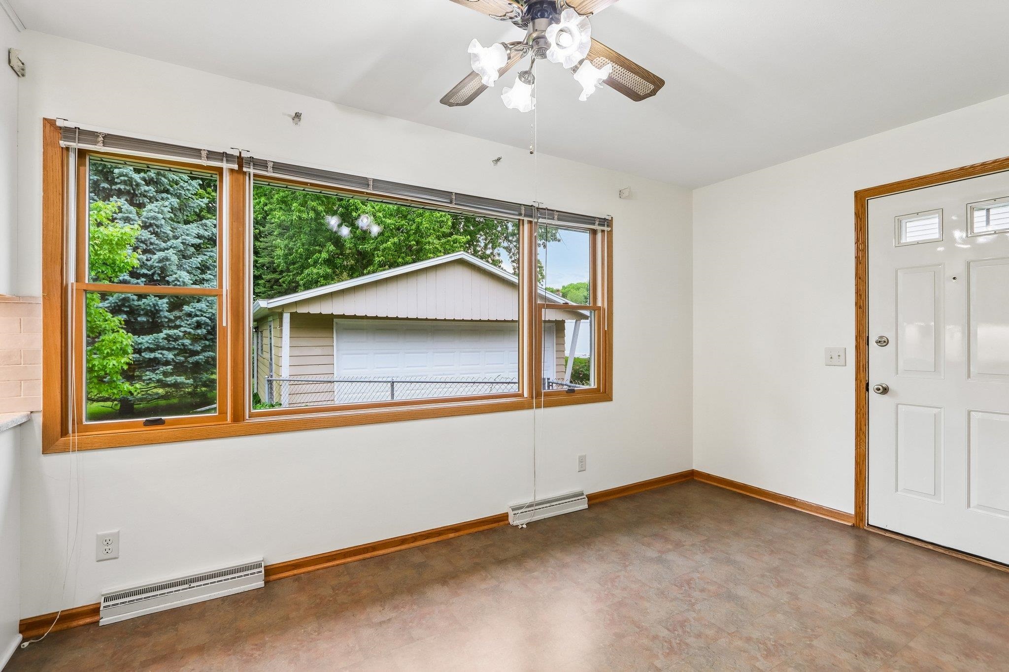 5006 Violet Lane Madison, WI 53714 - Photo 10 of 34
