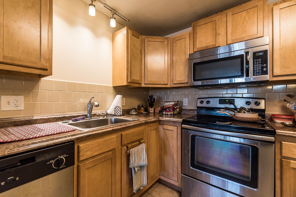 555 Diamond Hill Road, Unit 101 Woonsocket, RI 02895 - Photo 13 of 13