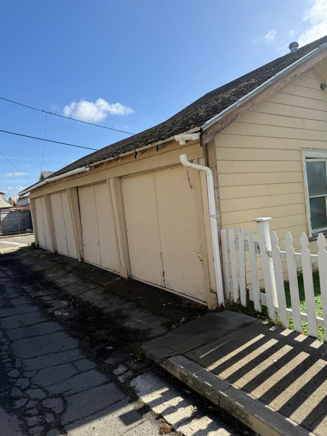 301 B Street Isleton, CA 95641 - Photo 5 of 30 a view of a back yard of the house