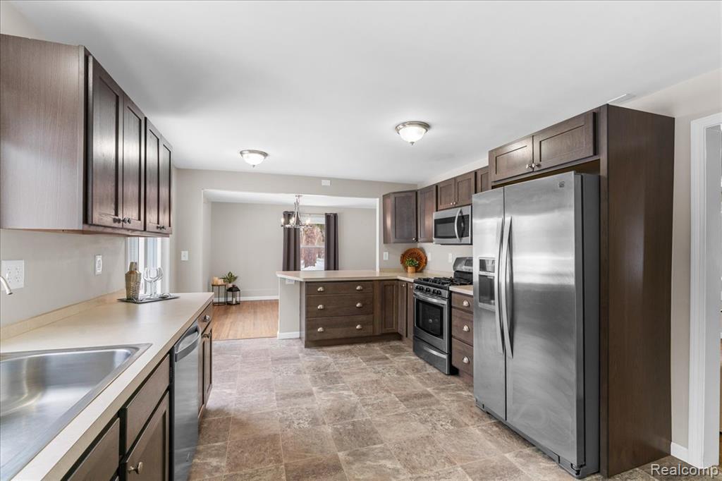 4666 Brighton Road Brighton, MI 48116 - Photo 24 of 37