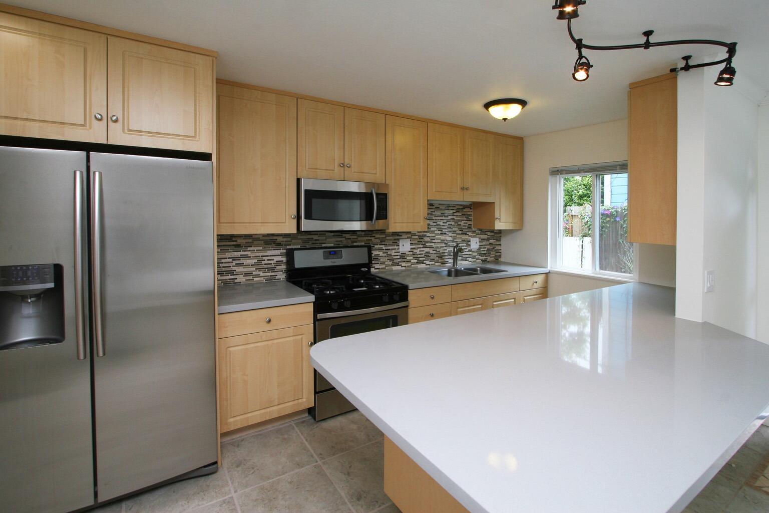 415 Rancheria Street, Unit 2 Santa Barbara, CA 93101 - Photo 4 of 9 3 4