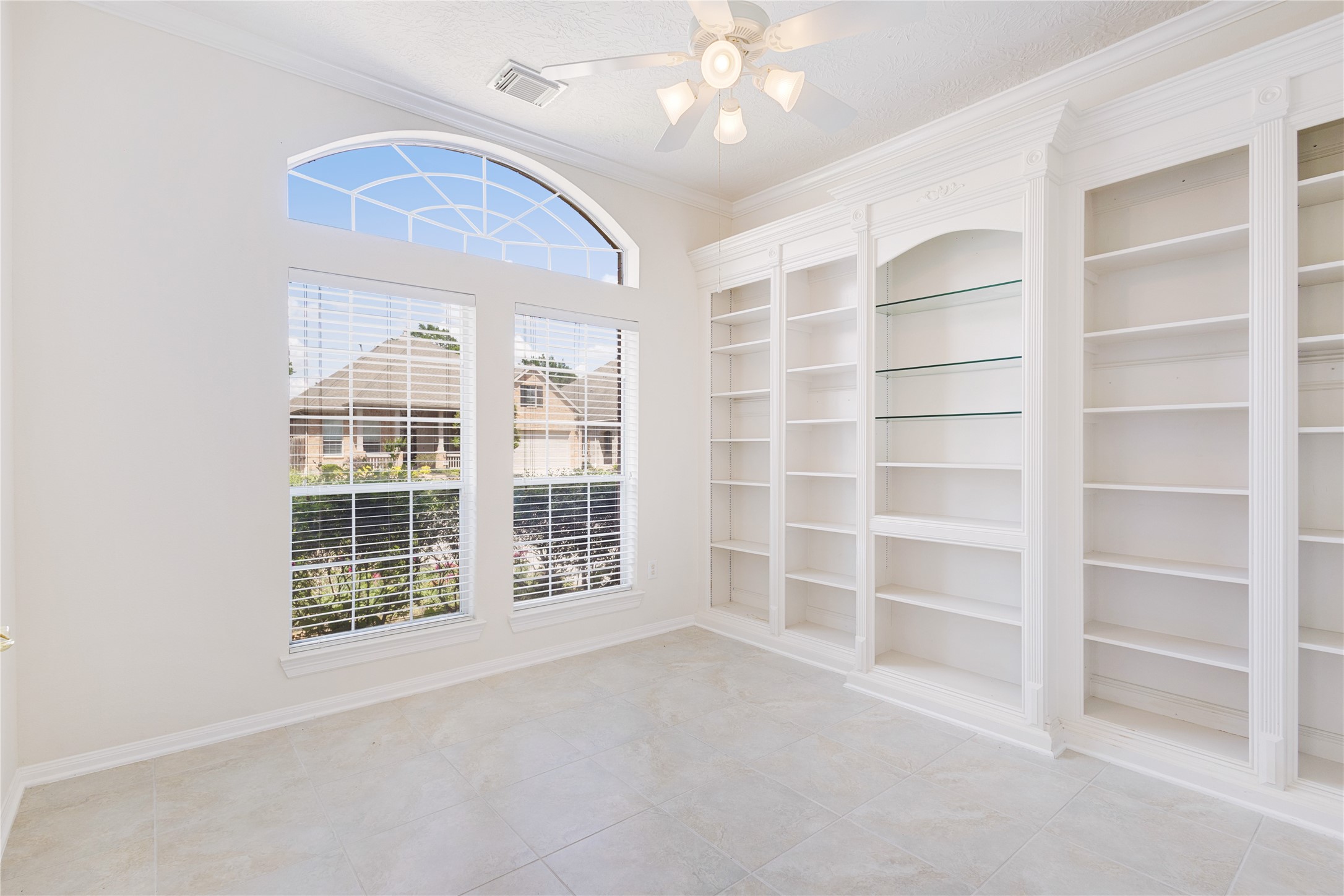 43 Tarrytown Way Conroe, TX 77384 - Photo 12 of 41