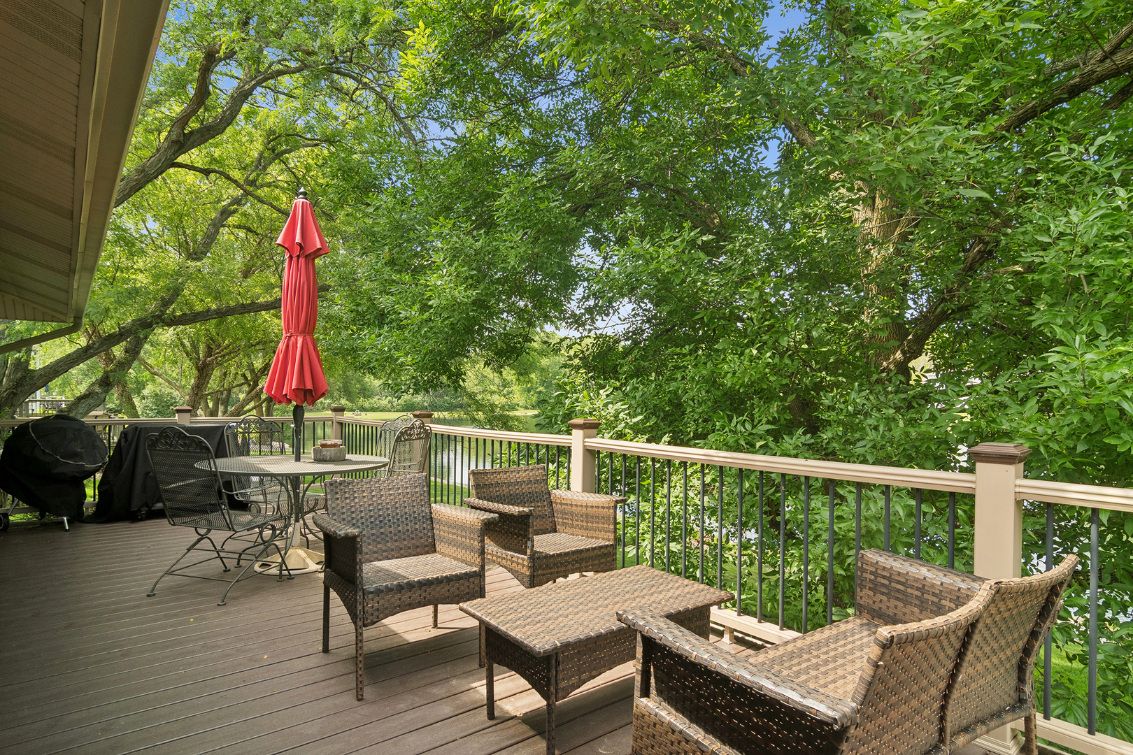 170 South Ela Road Barrington, IL 60010 - Photo 6 of 33 a view of a chairs and table in the roof deck