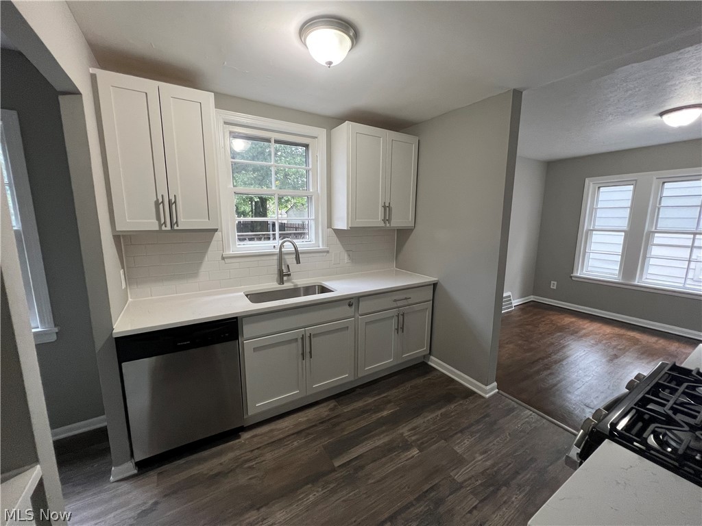 1207 Avondale Road Cleveland, OH 44121 - Photo 10 of 30
