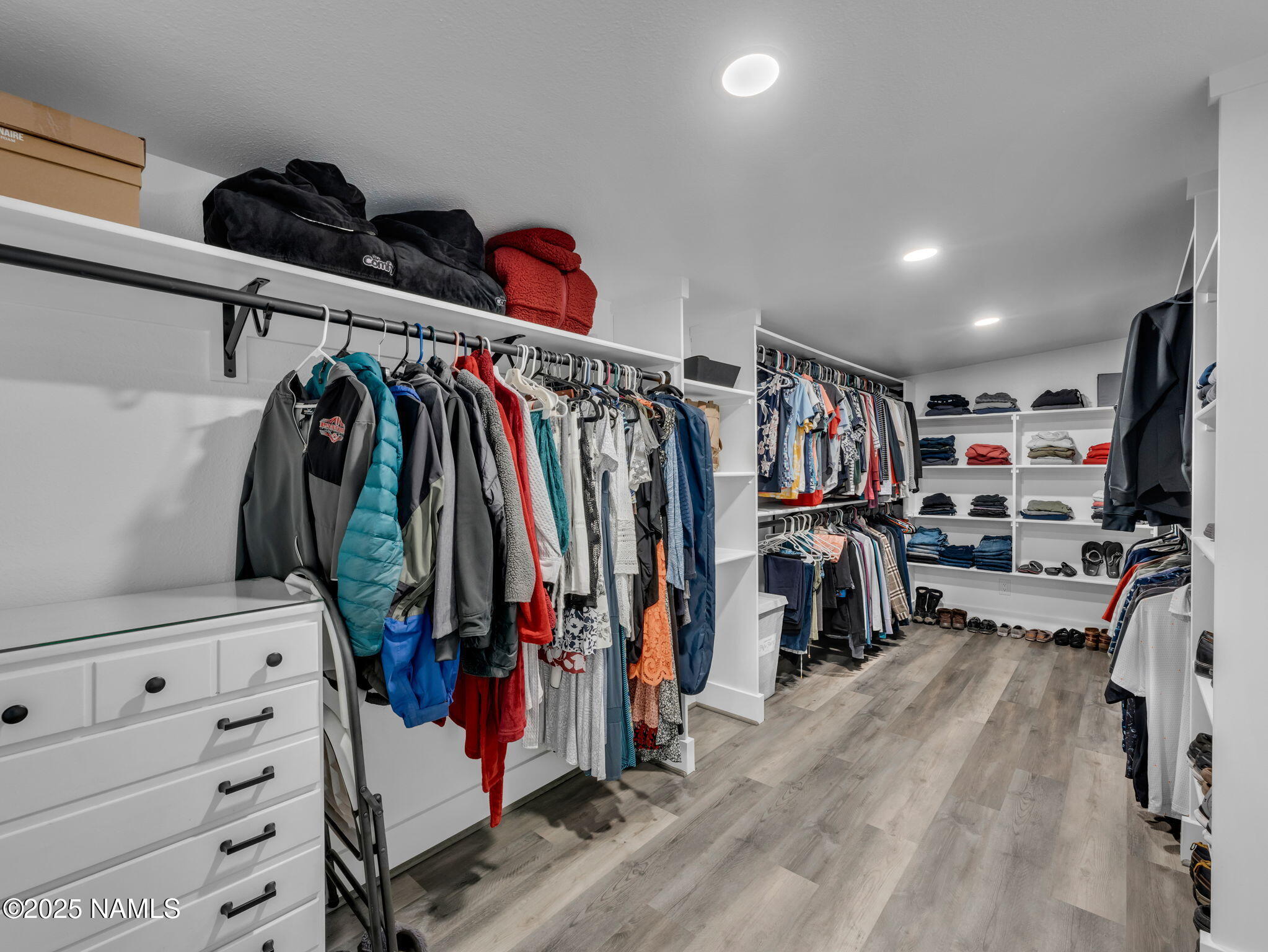 3194 North Riviera Way Flagstaff, AZ 86004 - Photo 33 of 60 Primary Closet