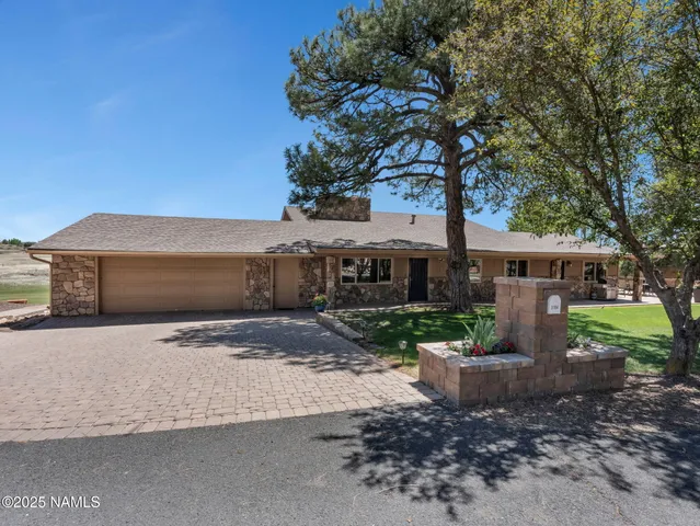 $992,000 | 3194 North Riviera Way, Flagstaff, AZ 86004