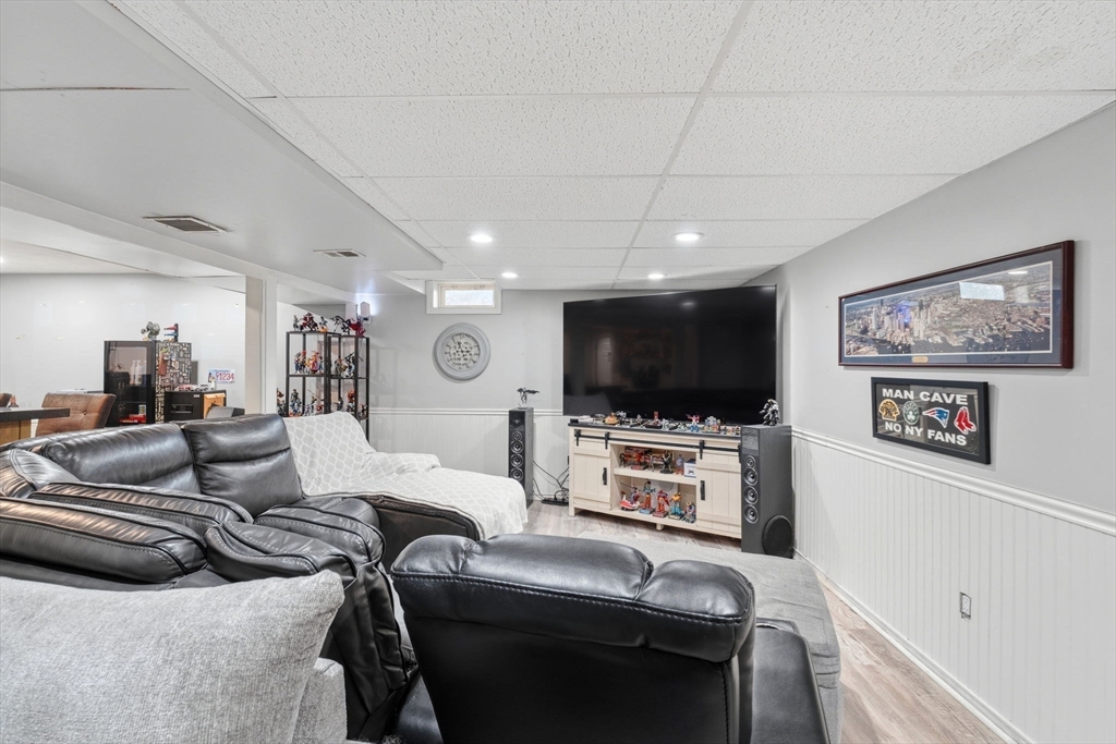 240 Horizon Way Fall River, MA 02720 - Photo 14 of 42