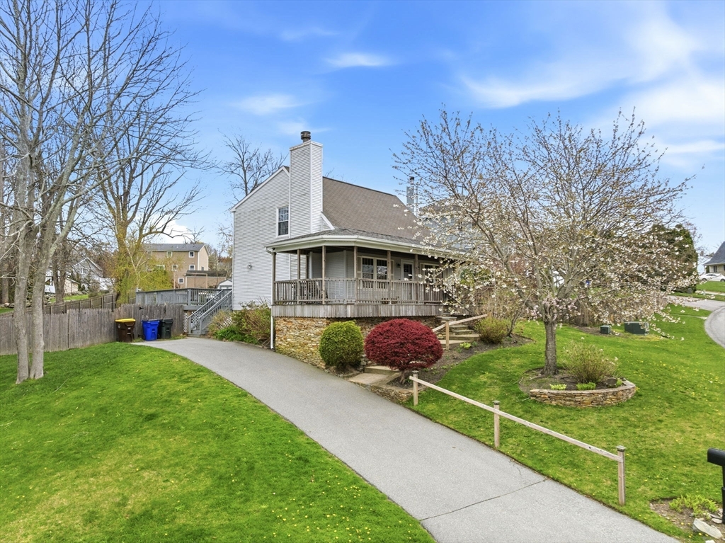 240 Horizon Way Fall River, MA 02720 - Photo 5 of 42