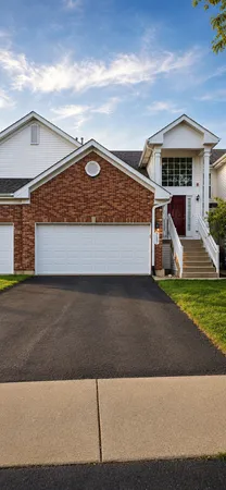 $2,200 | 717 Stuarts Drive, St. Charles, IL 60174