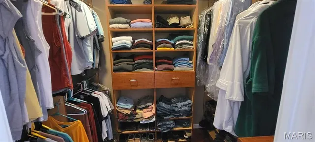 $210,000 | 10070 Sakura Drive, St. Louis, MO 63128