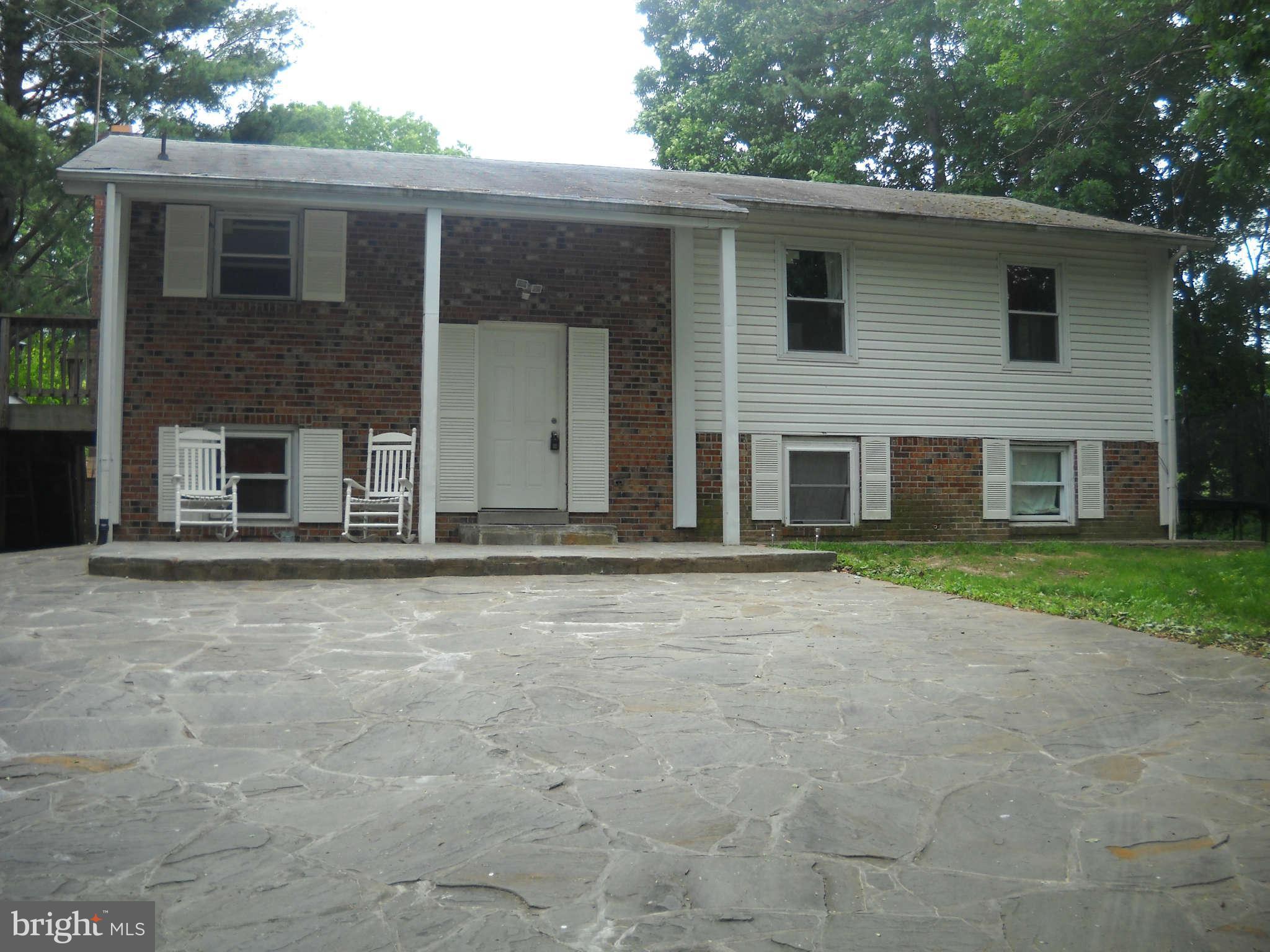 12919 Sturbridge Road Woodbridge, VA 22192 - Photo 1 of 26 Exterior (Front)