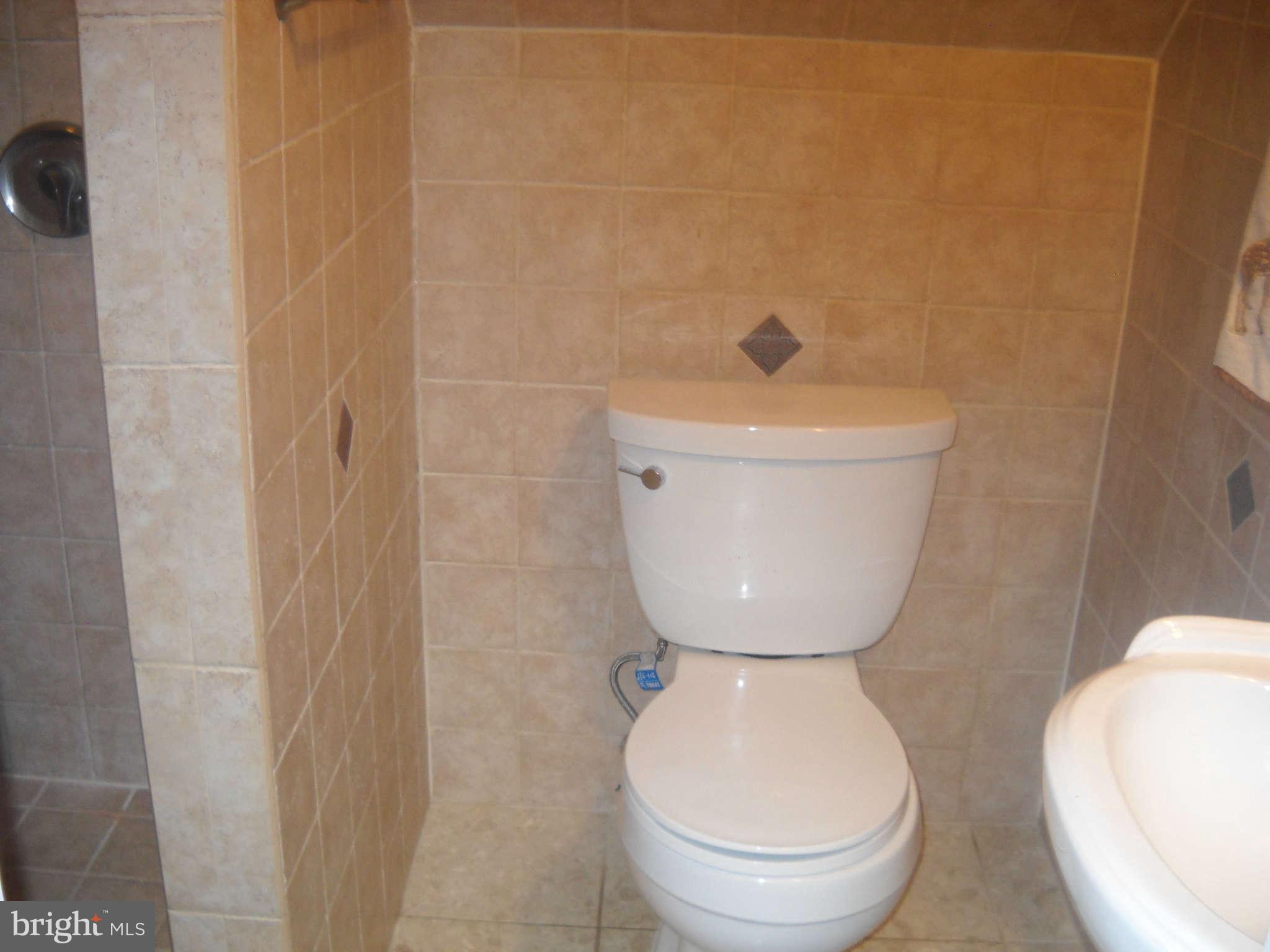 12919 Sturbridge Road Woodbridge, VA 22192 - Photo 23 of 26 Bath