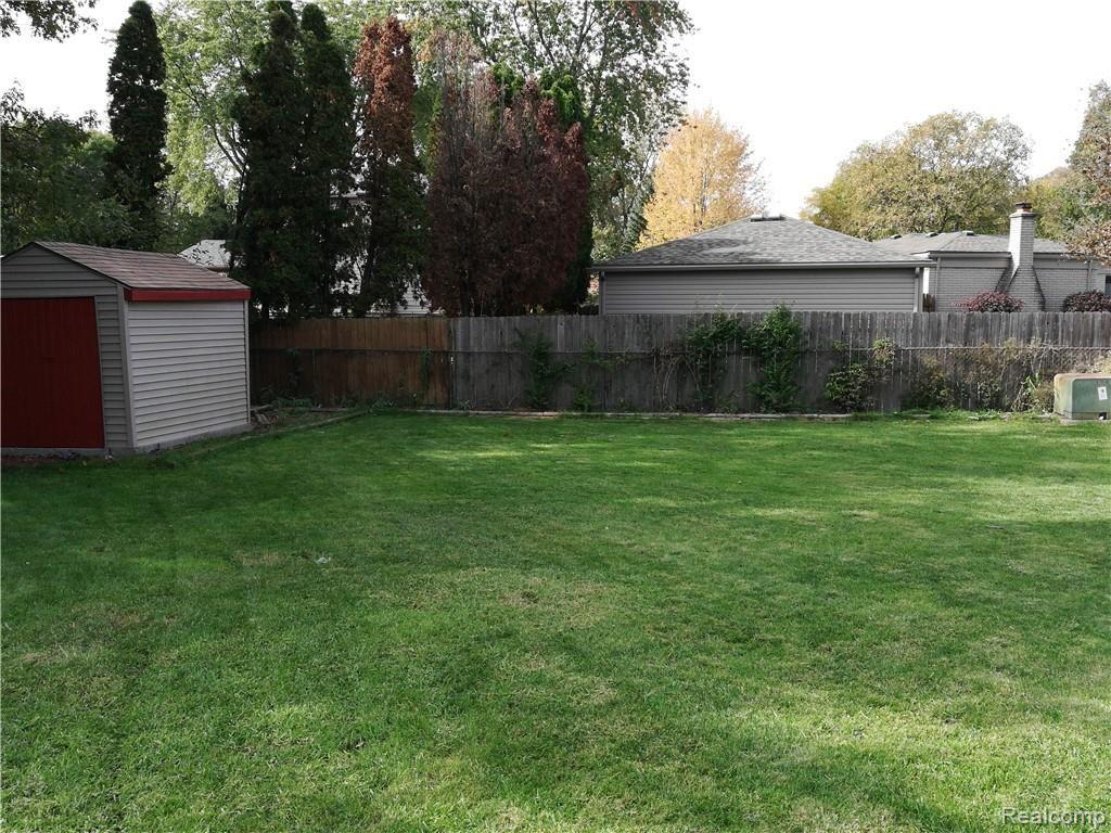 720 Buckingham Road Canton, MI 48188 - Photo 8 of 35 IMG_20181025_124930_BURST001_COVER.jpg