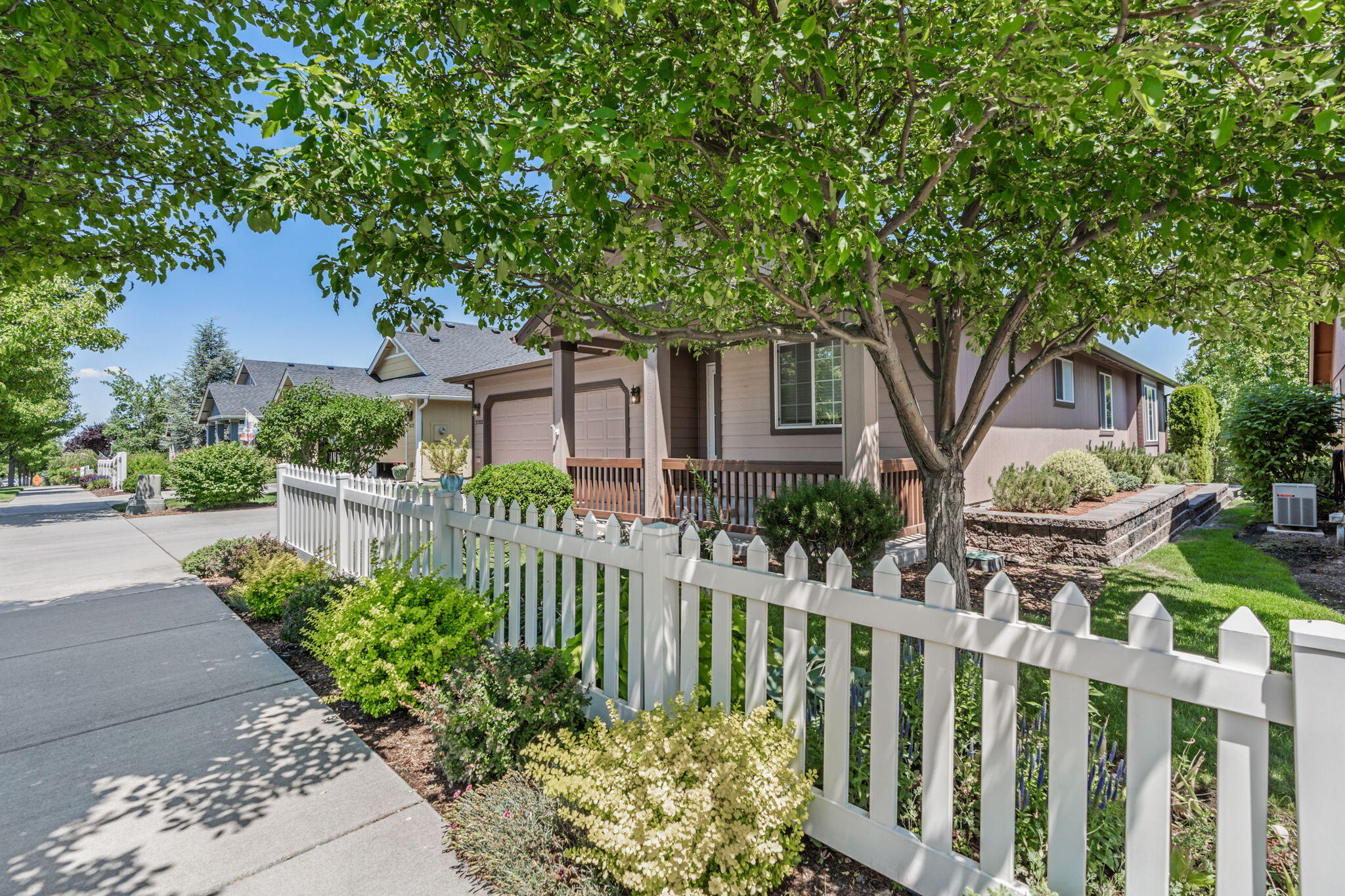 3702 Southwest 30th Street Redmond, OR 97756 - Photo 2 of 28 2023_06_29_3702_sw_30th_st_rdm-5